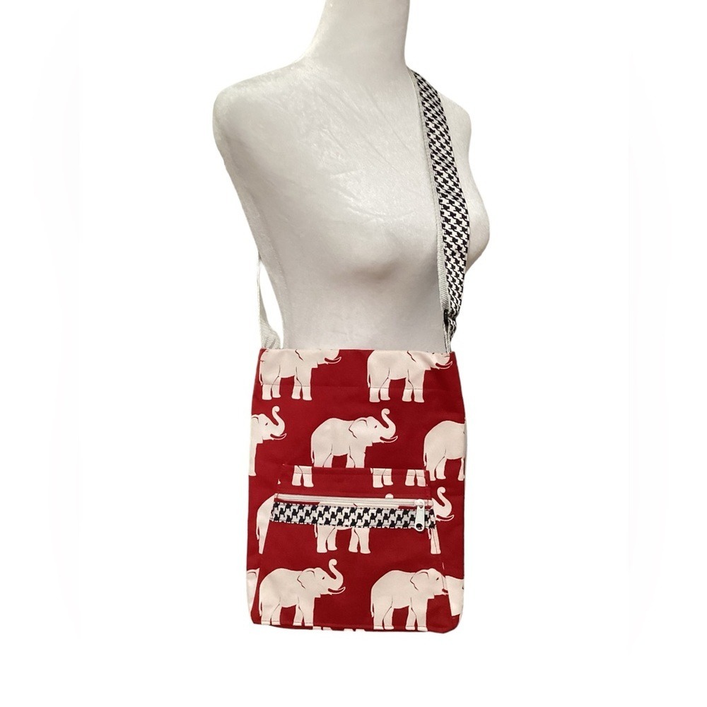 Chic Red Elephant Print Crossbody Bag Adjustable Strap Zipper Pocket